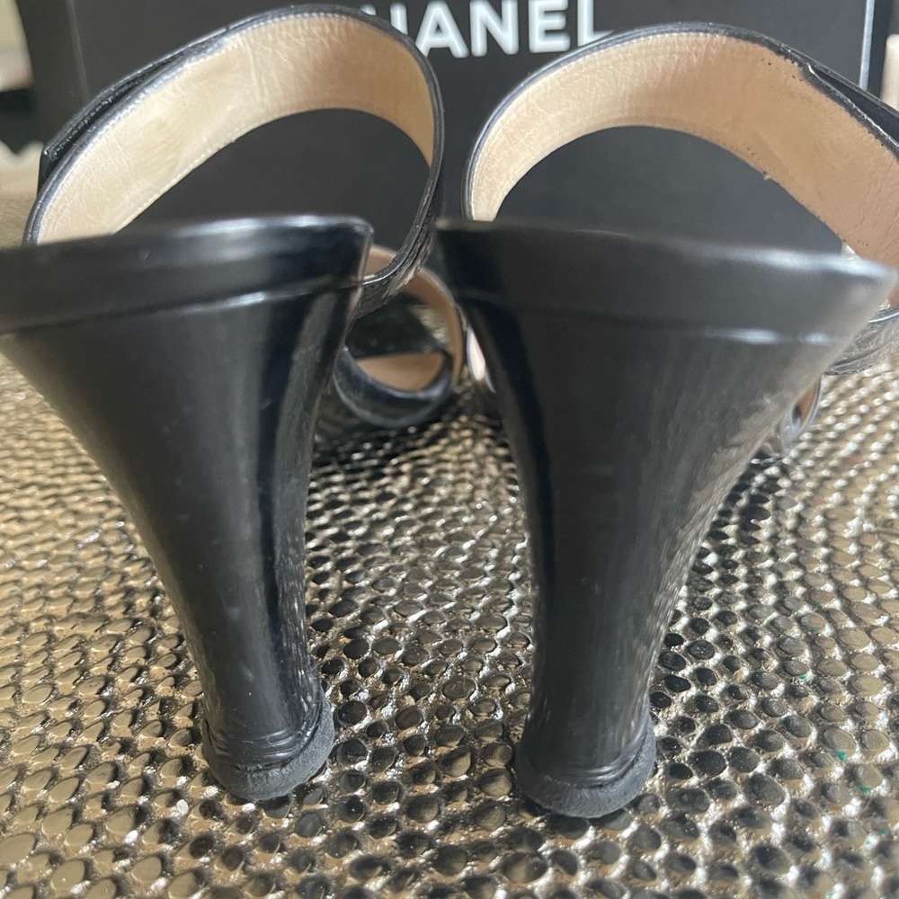 CHANEL BLACK LOGO HEELS - Picture 5 of 7